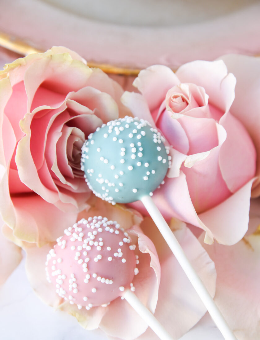 2 Cake Pops for Women