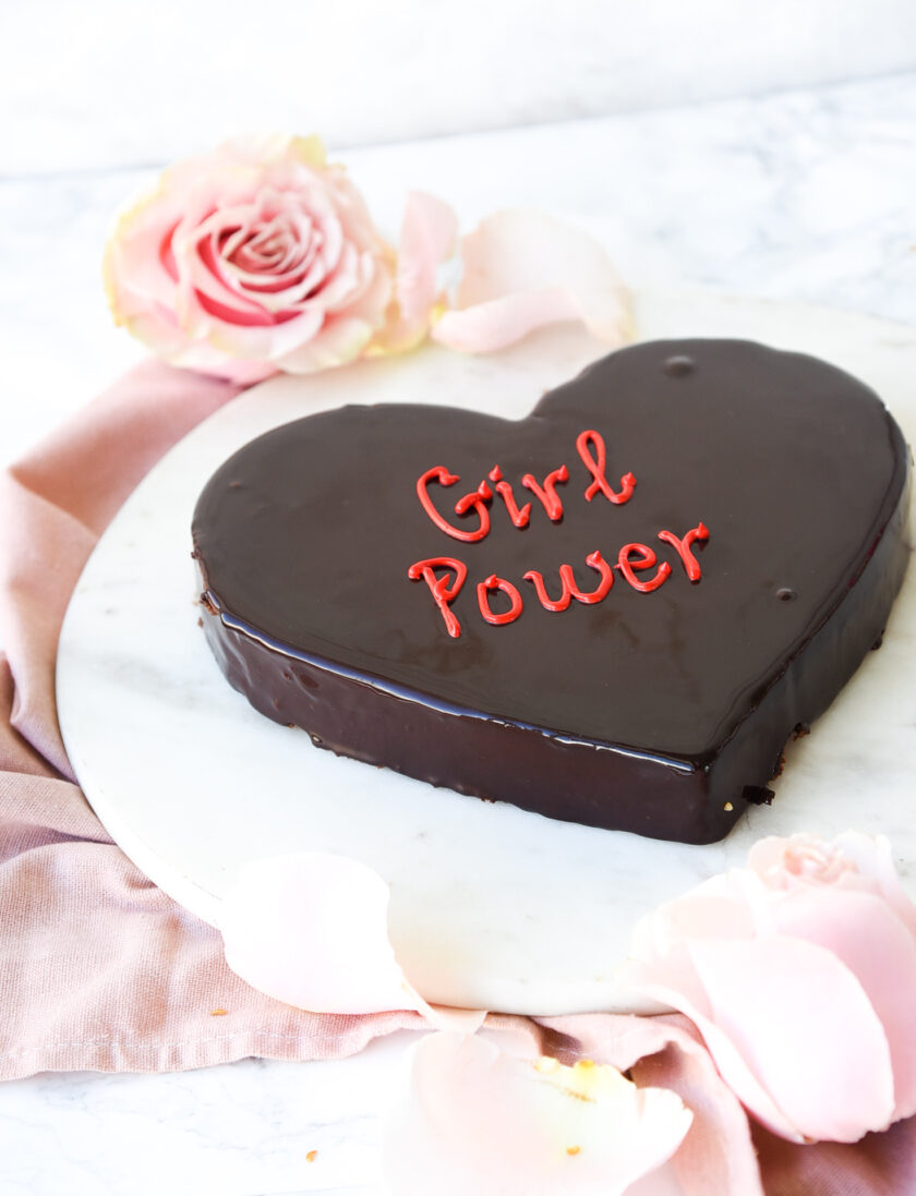 Girl Power Cake Bitter Βατόμουρο Gluten-free 0% Sugar