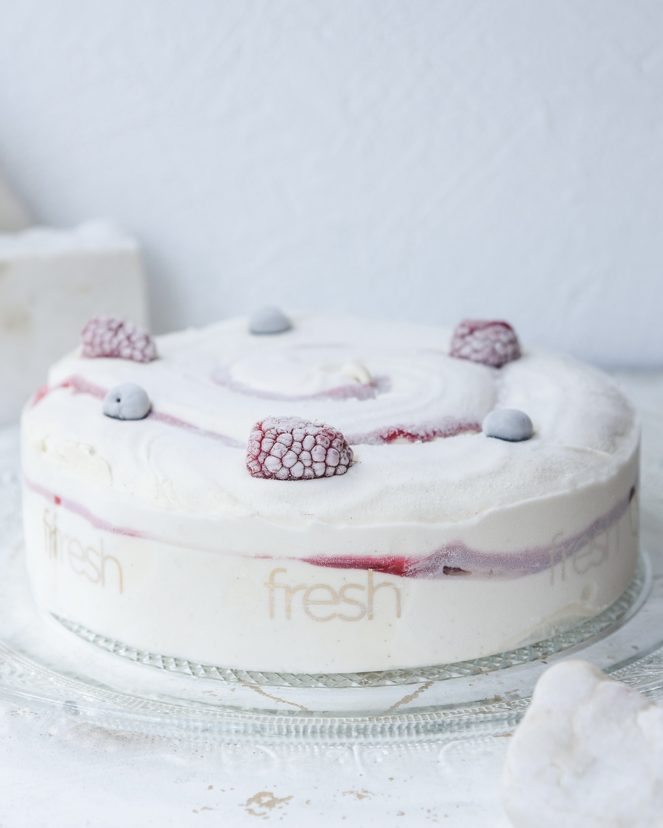 Vegan Τούρτα Παγωτό Red Fruit Pavlova