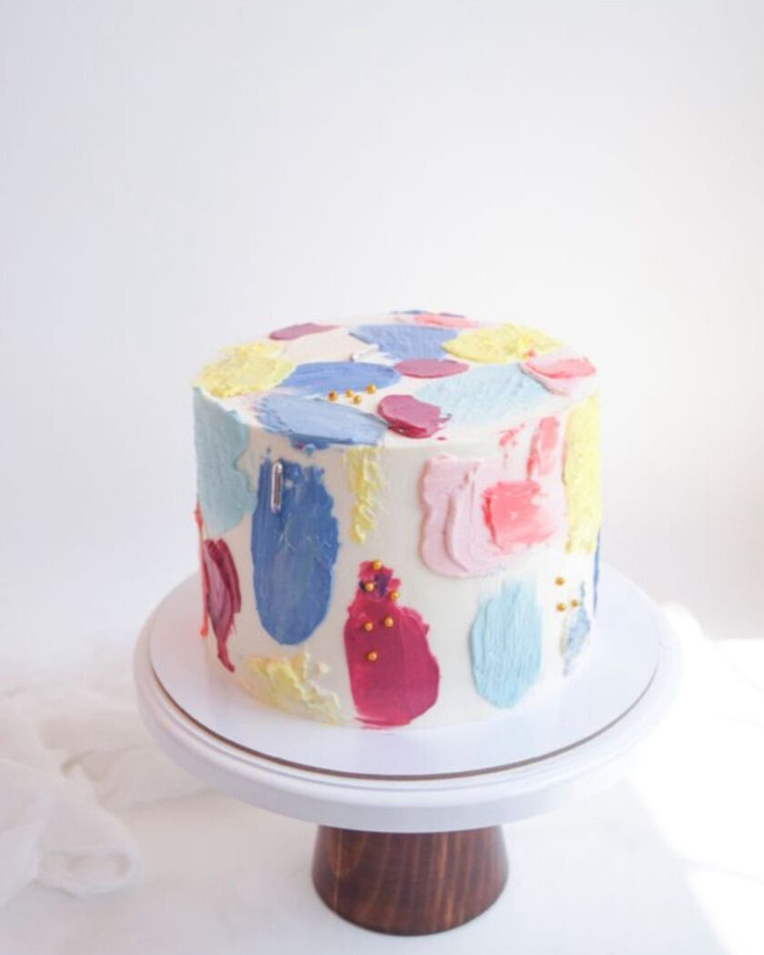 Colour your day cake