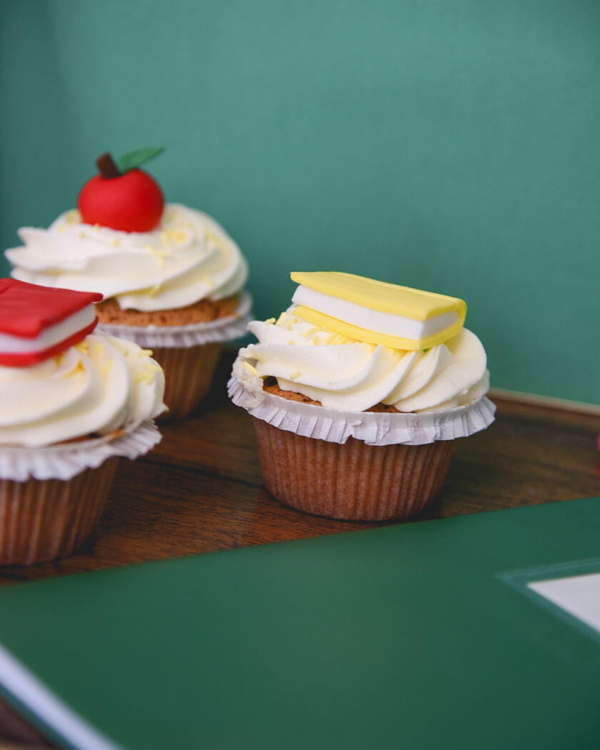4 Cupcakes Back to School - Image 3