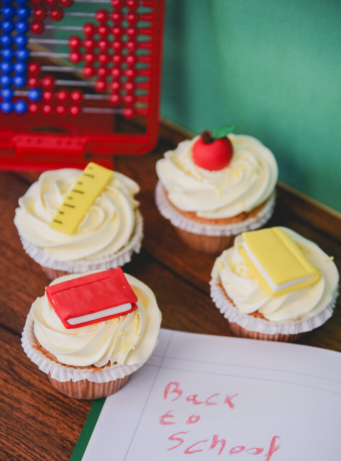 4 Cupcakes Back to School