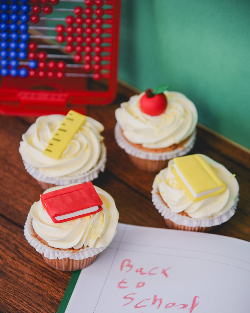 4 Cupcakes Back to School