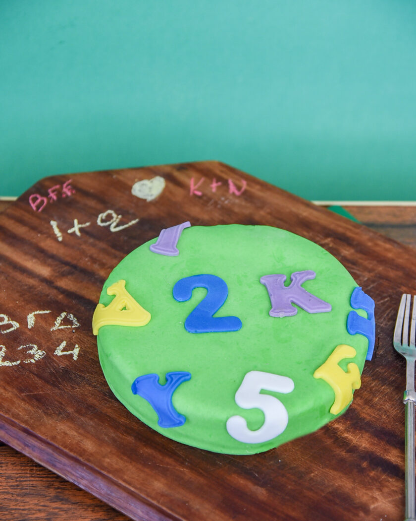 School Break Cake 5-6 Ατόμων - Image 3