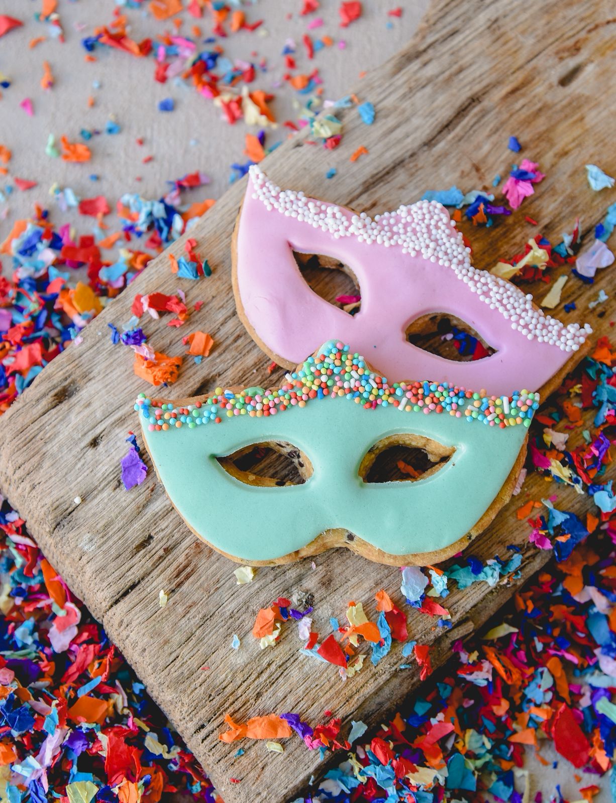 2 Carnival Mask Cookies - Image 3