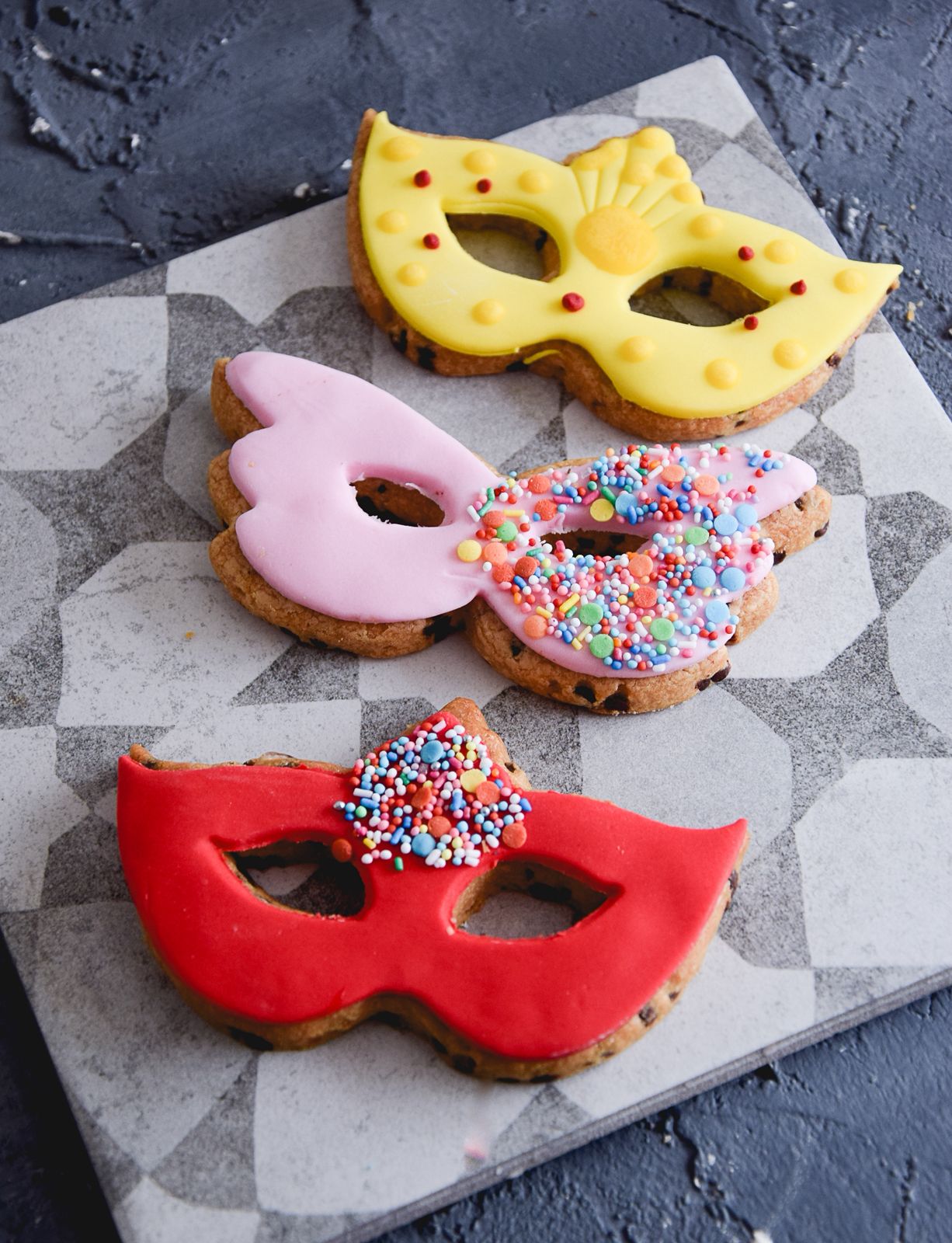 2 Carnival Mask Cookies
